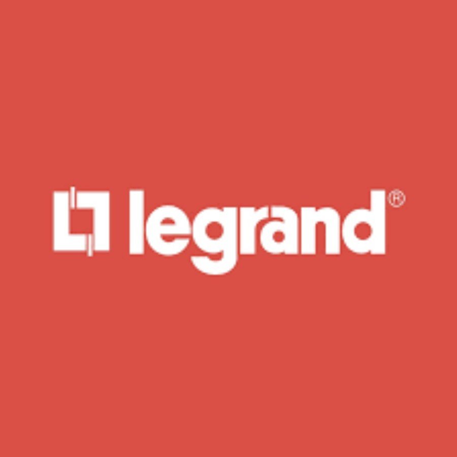 Legrand 617759A Multistandard L switched outlet Legrand 617759A Belanko S - 1 gang multistandard Lswitched outlet - with USB A 15W charger